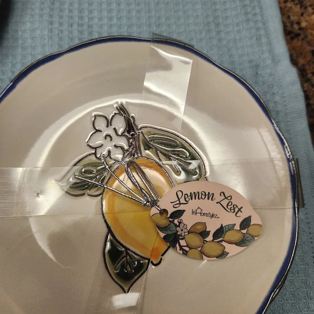 Spectrum InHomestylz Lemon Design Ceramic Appetizer Plates - Picture 3 of 4